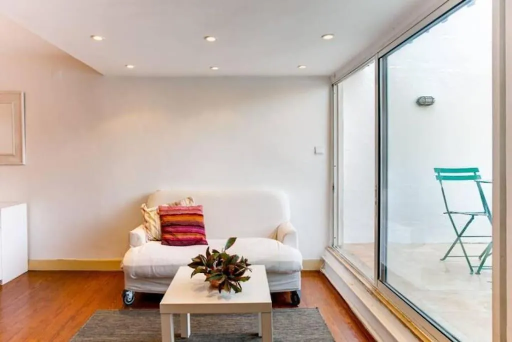 Balcony Apartment In Lisbon Center-1